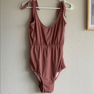 One piece Kortni Jean bathing suit